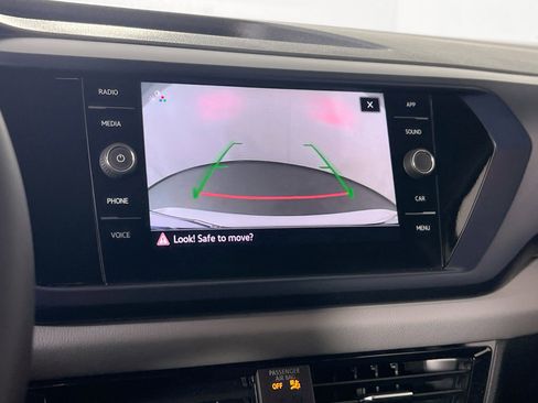 Used 2022 Volkswagen Taos SE image 13