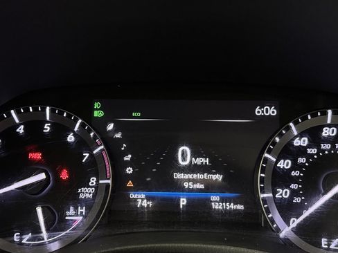 Used 2020 Toyota Highlander XLE AWD/4WD image 20