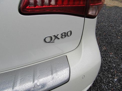 Used 2017 INFINITI QX80 2WD w/ Driver Assistance Package image 13