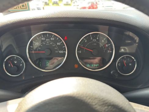 Used 2016 Jeep Wrangler Unlimited Sahara w/ Dual Top Group AWD/4WD image 13