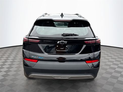 Used 2023 Chevrolet Bolt EUV LT image 7