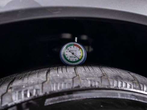 Used 2024 Porsche Cayenne Coupe image 14