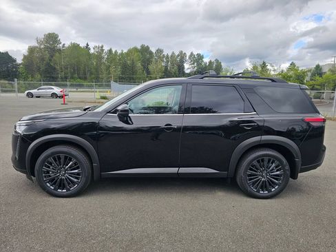 New 2026 Nissan Pathfinder SL w/ SL Premium Package AWD/4WD image 8
