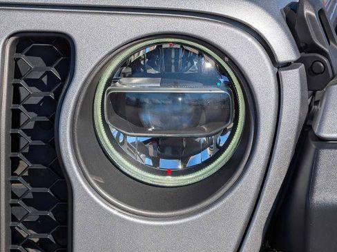 Used 2020 Jeep Gladiator Rubicon w/ Uconnect 4C Nav & Sound Group AWD/4WD image 10