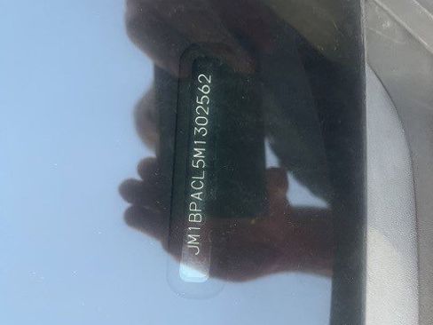 Used 2021 MAZDA MAZDA3 s image 3