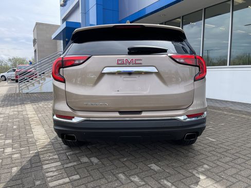Used 2018 GMC Terrain SLT w/ Preferred Package image 4