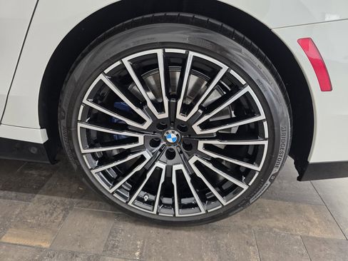 Used 2025 BMW 760i xDrive w/ Executive Package AWD/4WD image 14
