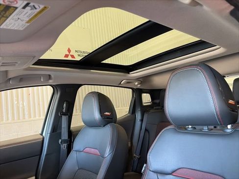 Certified 2025 Nissan Kicks SR w/ SR Premium Package AWD/4WD image 28