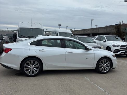 Used 2017 Chevrolet Malibu Premier w/ Premier Sun and Wheel Package image 3
