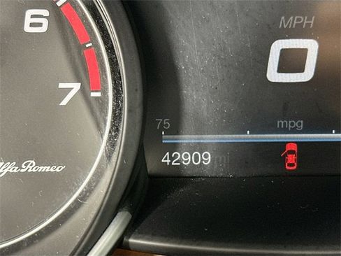 Used 2017 Alfa Romeo Giulia Ti image 17