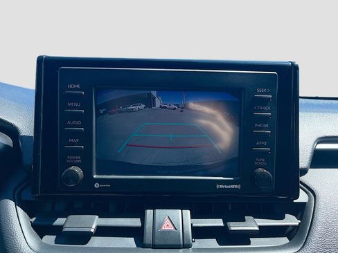 Used 2021 Toyota RAV4 XLE w/ Convenience Package FWD image 13