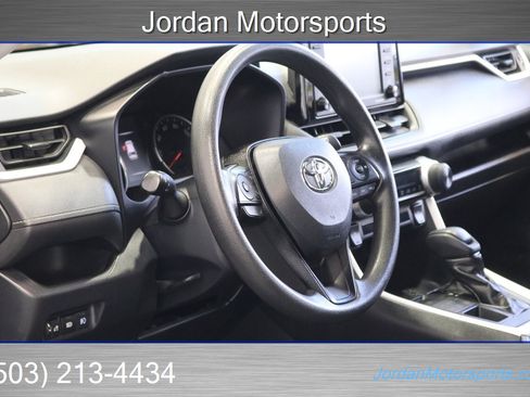 Used 2020 Toyota RAV4 LE image 24