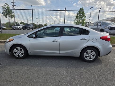 Used 2016 Kia Forte LX image 3
