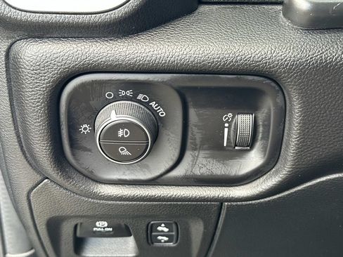 Used 2022 RAM 1500 Big Horn AWD/4WD image 30