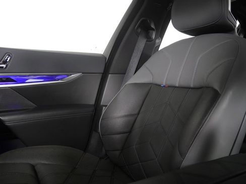 Certified 2024 BMW 740i xDrive image 27