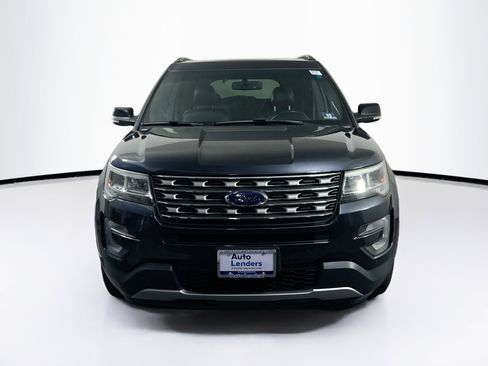 Used 2017 Ford Explorer XLT w/ Equipment Group 202A AWD/4WD image 2