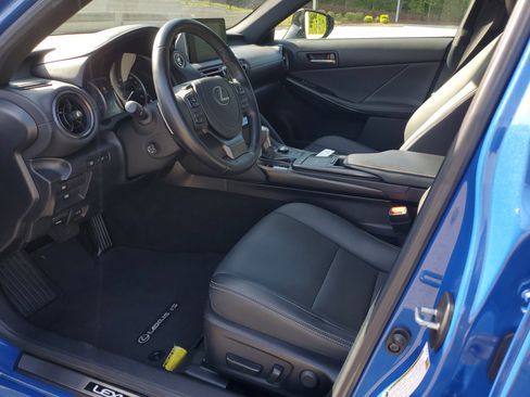 Used 2023 Lexus IS 300 w/ Premium Package RWD image 16