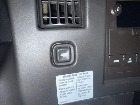 Used 2013 Chevrolet Express 2500 RWD image 23