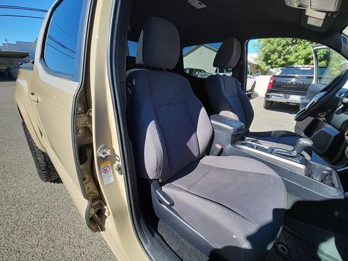 Used 2018 Toyota Tacoma TRD Sport w/ Technology Package AWD/4WD image 24