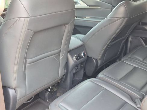 Used 2025 Ford Explorer Active w/ Active Comfort Package AWD/4WD image 27