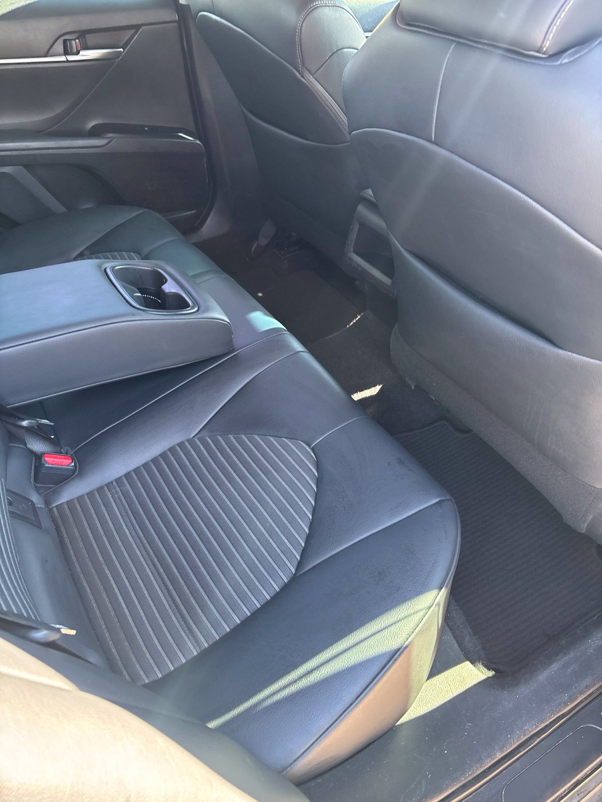 Used 2018 Toyota Camry SE FWD image 9