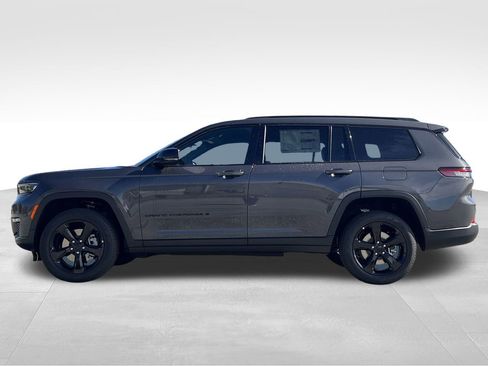 New 2025 Jeep Grand Cherokee L Limited w/ Black Appearance Package AWD/4WD image 29