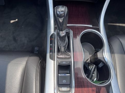 Used 2017 Acura TLX FWD image 21