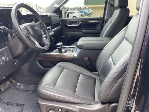 Used 2023 Chevrolet Silverado 1500 LT Trail Boss w/ Convenience Package II image 11