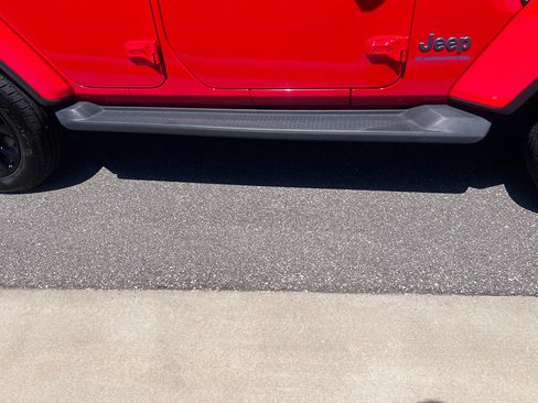 Certified 2025 Jeep Wrangler Sahara image 2