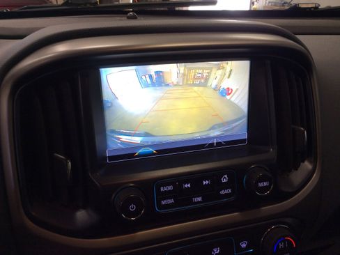 Used 2018 Chevrolet Colorado Z71 w/ Centennial Edition image 23