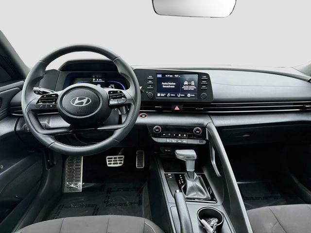 Certified 2025 Hyundai Elantra Sport FWD image 21
