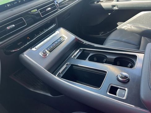 Used 2026 Lincoln Aviator AWD image 34