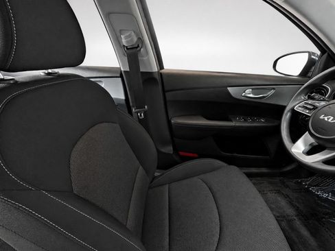 Certified 2023 Kia Forte LXS w/ LXS Technology Package FWD image 19