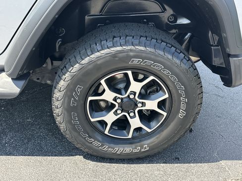 Used 2020 Jeep Wrangler Unlimited Rubicon w/ Cold Weather Group AWD/4WD image 23