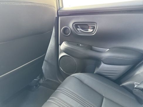 Used 2023 Honda HR-V EX-L image 13