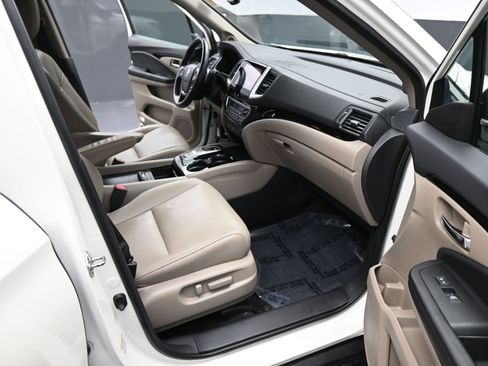 Used 2016 Honda Pilot Touring image 20