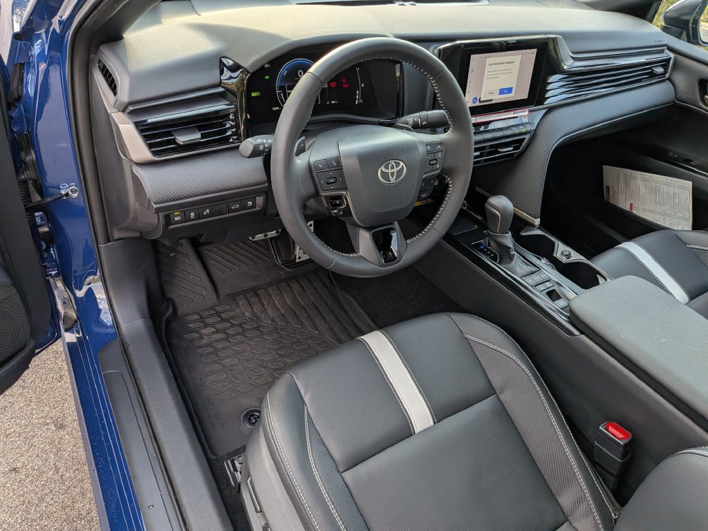 Used 2026 Toyota Camry SE FWD image 12