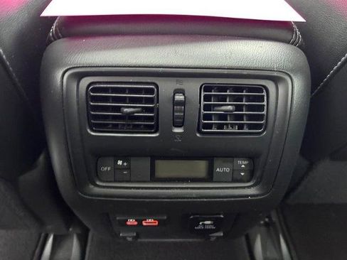 Used 2019 Nissan Pathfinder Platinum image 13