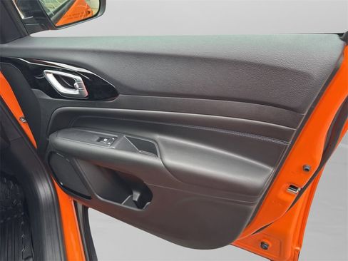 New 2026 Jeep Compass Latitude image 36