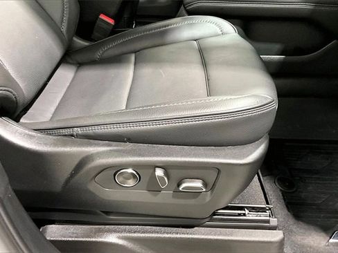 Used 2025 GMC Yukon Denali w/ Sun & Power Step Package image 40