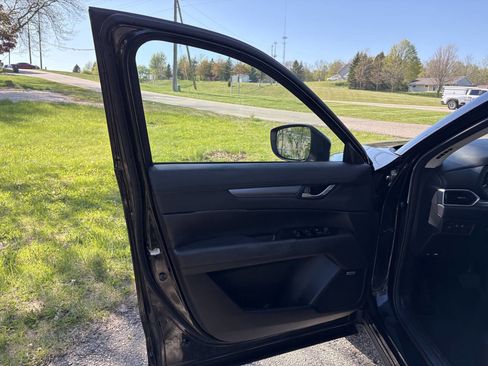 Used 2018 MAZDA CX-5 Touring w/ Preferred Equipment Package AWD/4WD image 10