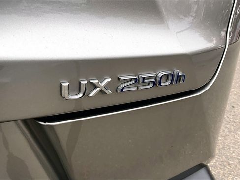 Used 2019 Lexus UX 250h w/ Premium Package image 30