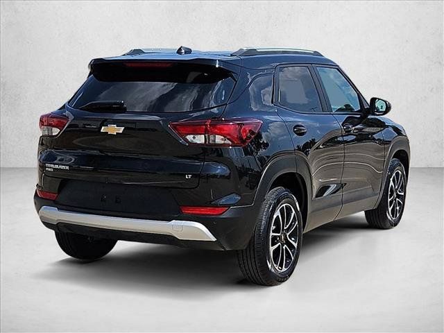 Used 2024 Chevrolet TrailBlazer LT w/ Driver Confidence Package AWD/4WD image 5