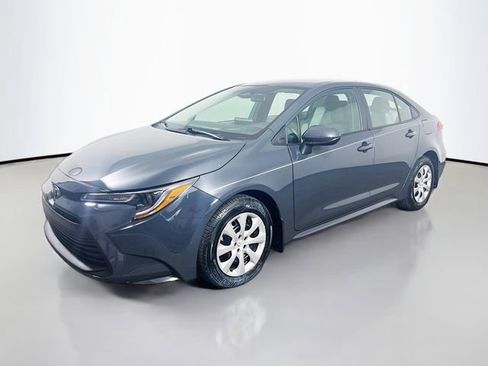 Used 2026 Toyota Corolla LE FWD image 5