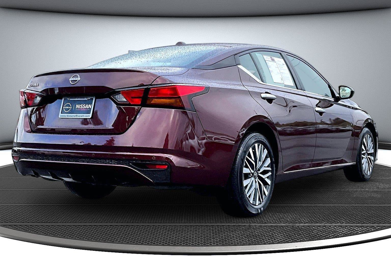 Used 2025 Nissan Altima 2.5 SV FWD image 7