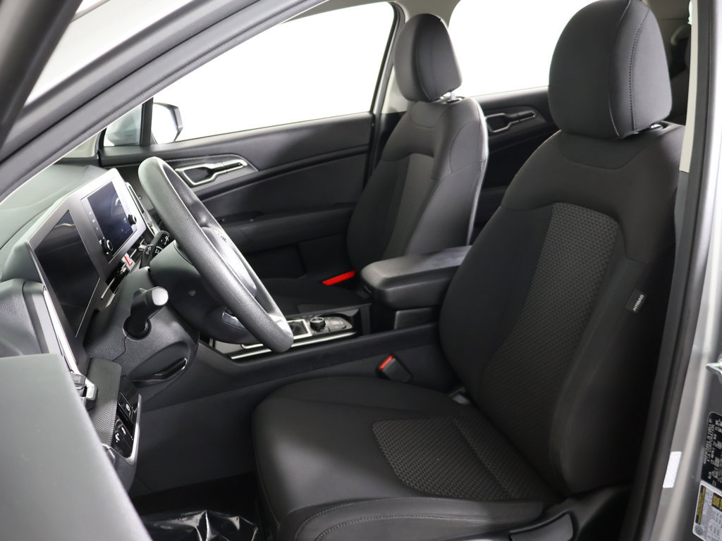 Used 2024 Kia Sportage LX FWD image 28