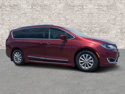 Used 2018 Chrysler Pacifica Touring-L w/ Premium Audio Group