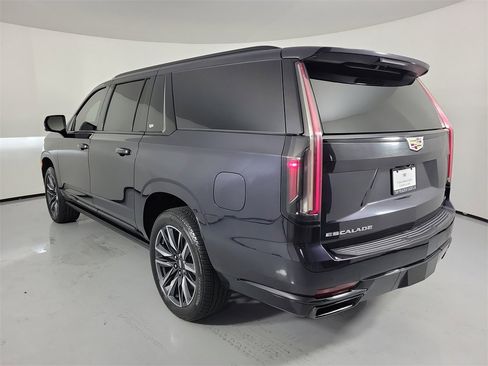 Used 2023 Cadillac Escalade ESV Sport Platinum w/ Heavy-Duty Trailer Package image 3
