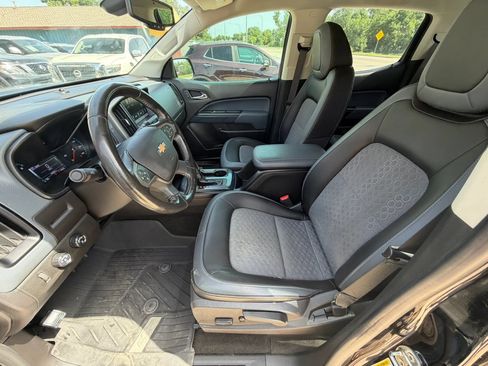 Used 2018 Chevrolet Colorado Z71 AWD/4WD image 9