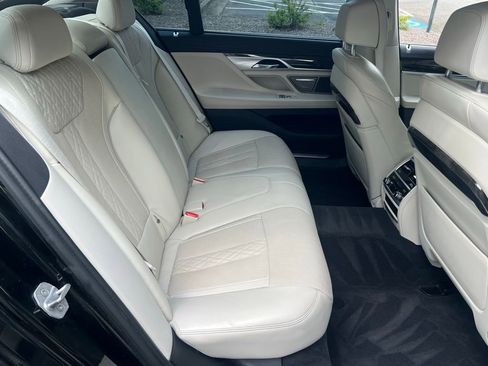 Used 2016 BMW 750i xDrive AWD/4WD image 18